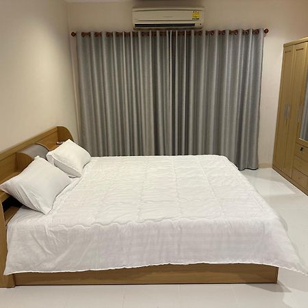 Country Complex Bangna Lejlighedshotel Bangkok Eksteriør billede