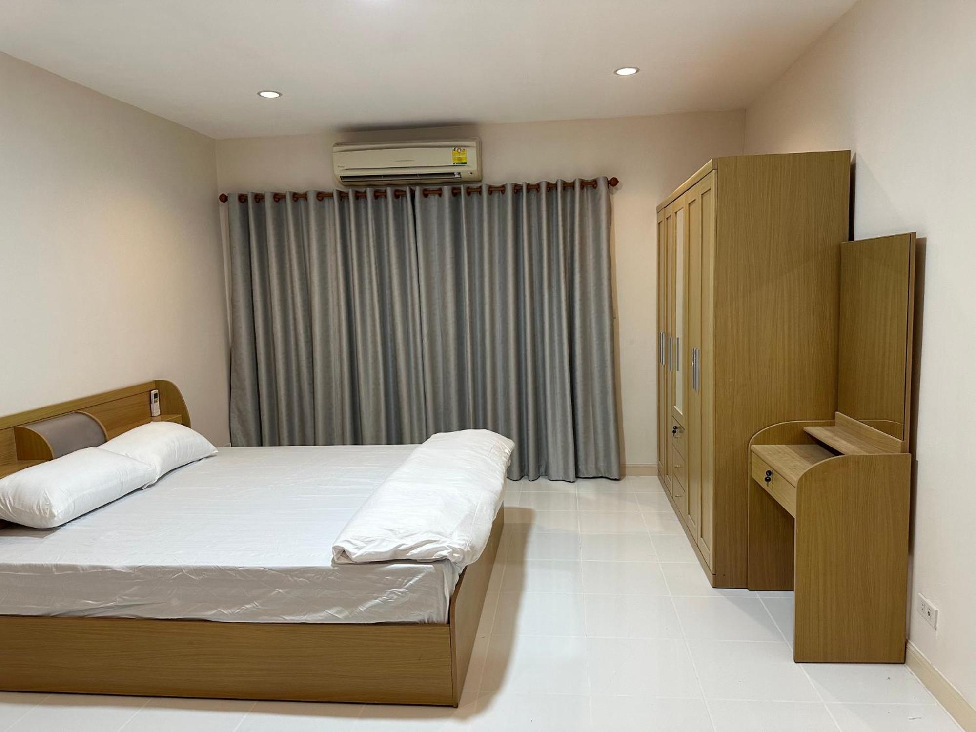 Country Complex Bangna Lejlighedshotel Bangkok Eksteriør billede