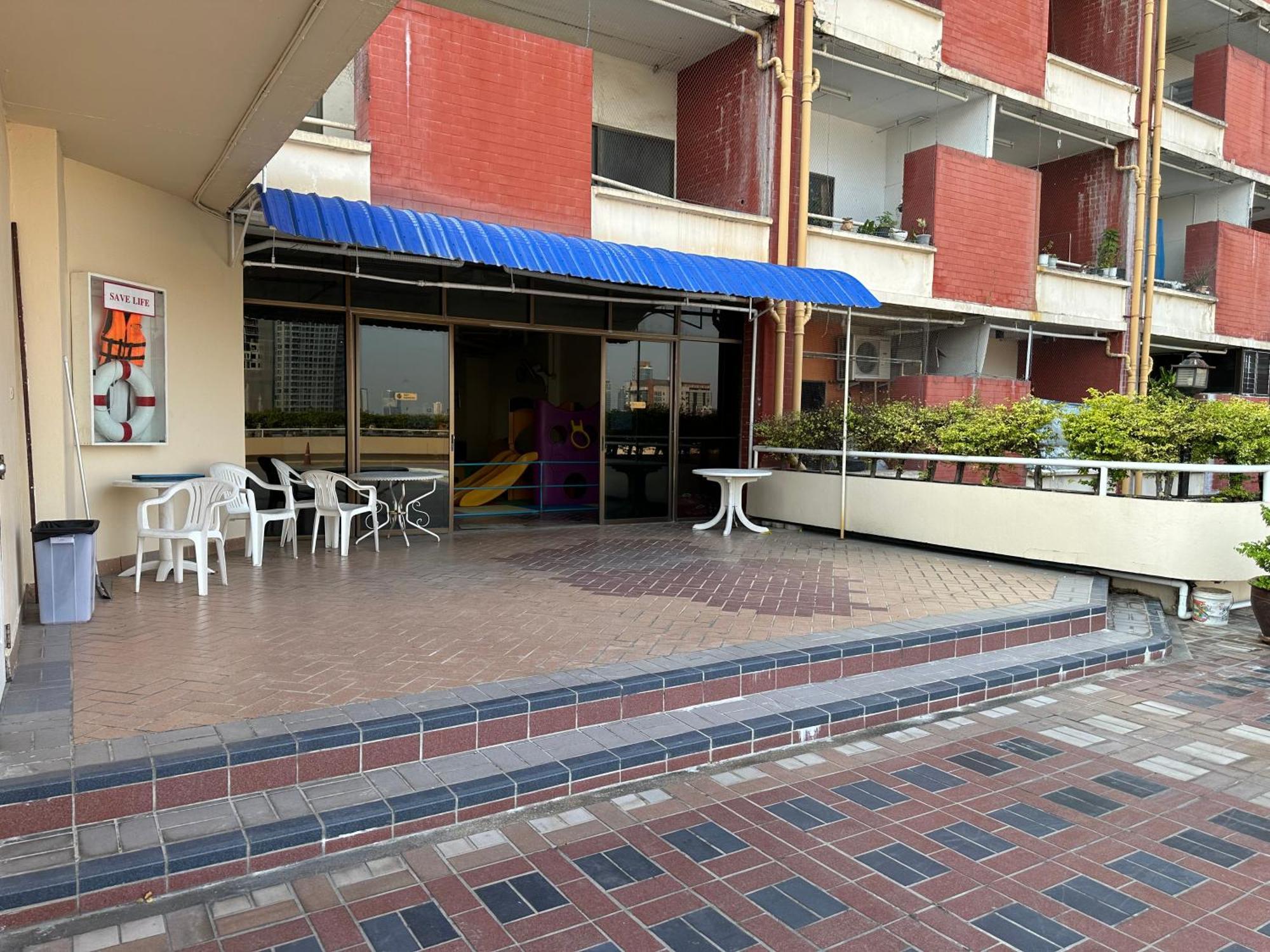 Country Complex Bangna Lejlighedshotel Bangkok Eksteriør billede